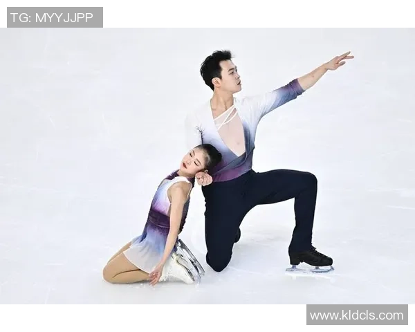 世界花样滑冰锦标赛双人自由滑精彩对决与选手风采展示